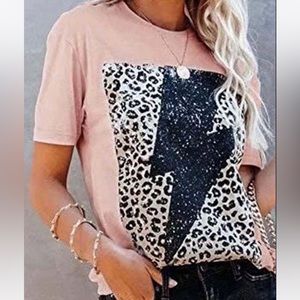 NWT! Boutique Coral Electric Flash & Leopard Pattern Top! ππ€©